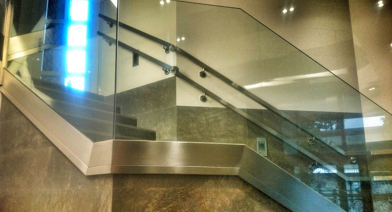 Empresa de soldadura en Vitoria especializada en calderería, acero inoxidable, aluminio y virador. Soluciones industriales en Álava, Vizcaya y La Rioja.