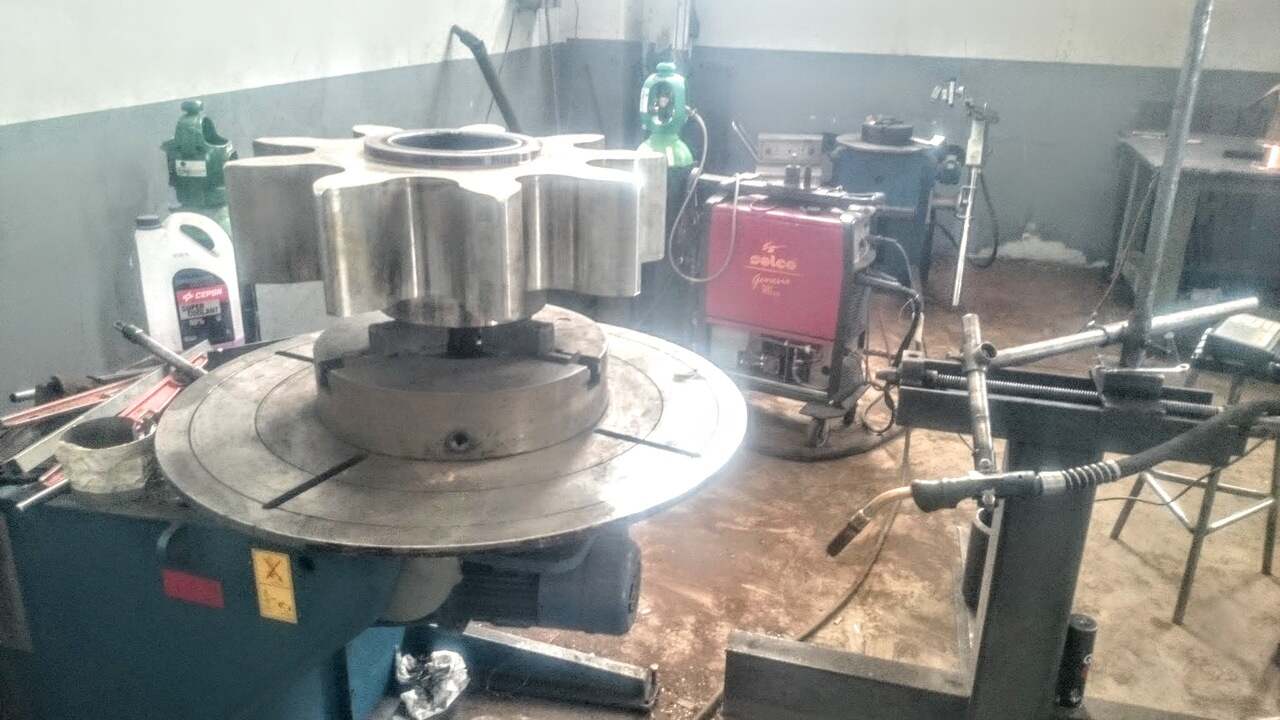 Empresa de soldadura en Vitoria especializada en calderería, acero inoxidable, aluminio y virador. Soluciones industriales en Álava, Vizcaya y La Rioja.