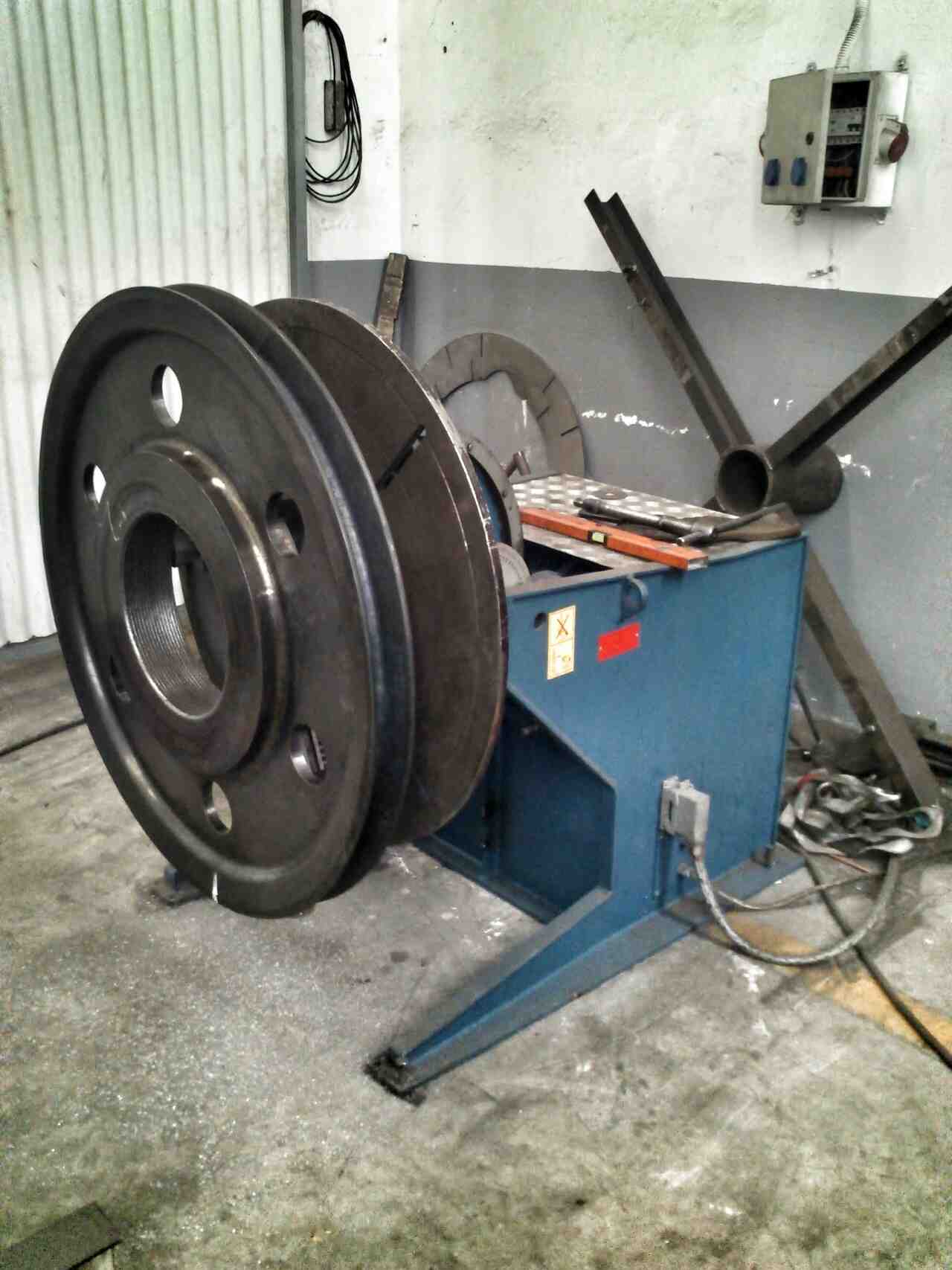 Empresa de soldadura en Vitoria especializada en calderería, acero inoxidable, aluminio y virador. Soluciones industriales en Álava, Vizcaya y La Rioja.