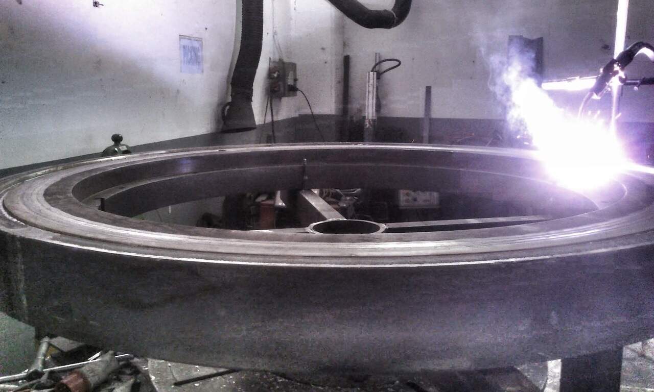 Empresa de soldadura en Vitoria especializada en calderería, acero inoxidable, aluminio y virador. Soluciones industriales en Álava, Vizcaya y La Rioja.