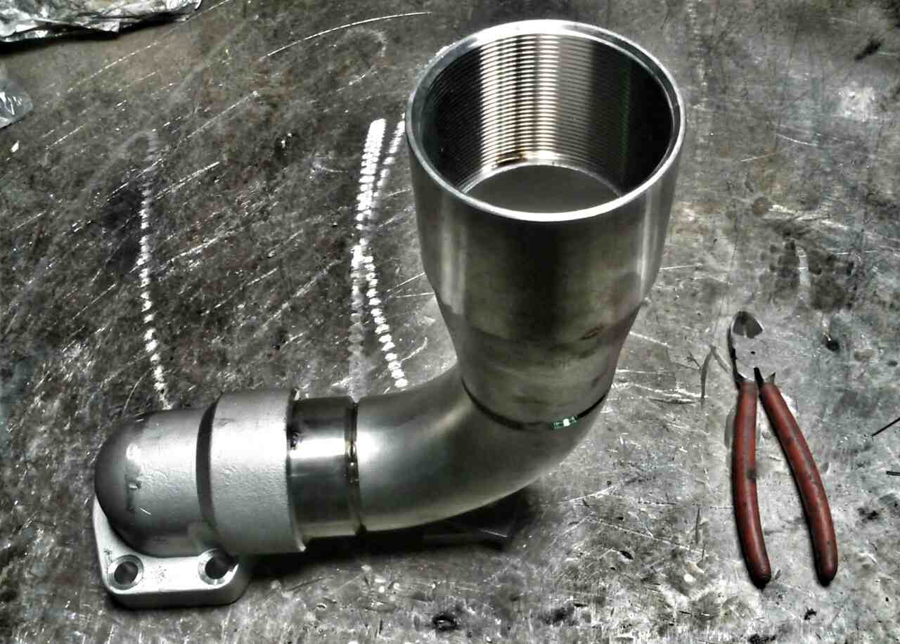 Empresa de soldadura en Vitoria especializada en calderería, acero inoxidable, aluminio y virador. Soluciones industriales en Álava, Vizcaya y La Rioja.