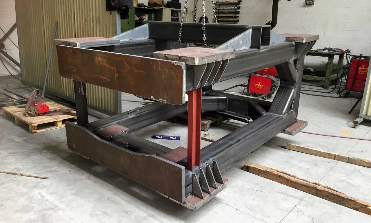Empresa de soldadura en Vitoria especializada en calderería, acero inoxidable, aluminio y virador. Soluciones industriales en Álava, Vizcaya y La Rioja.