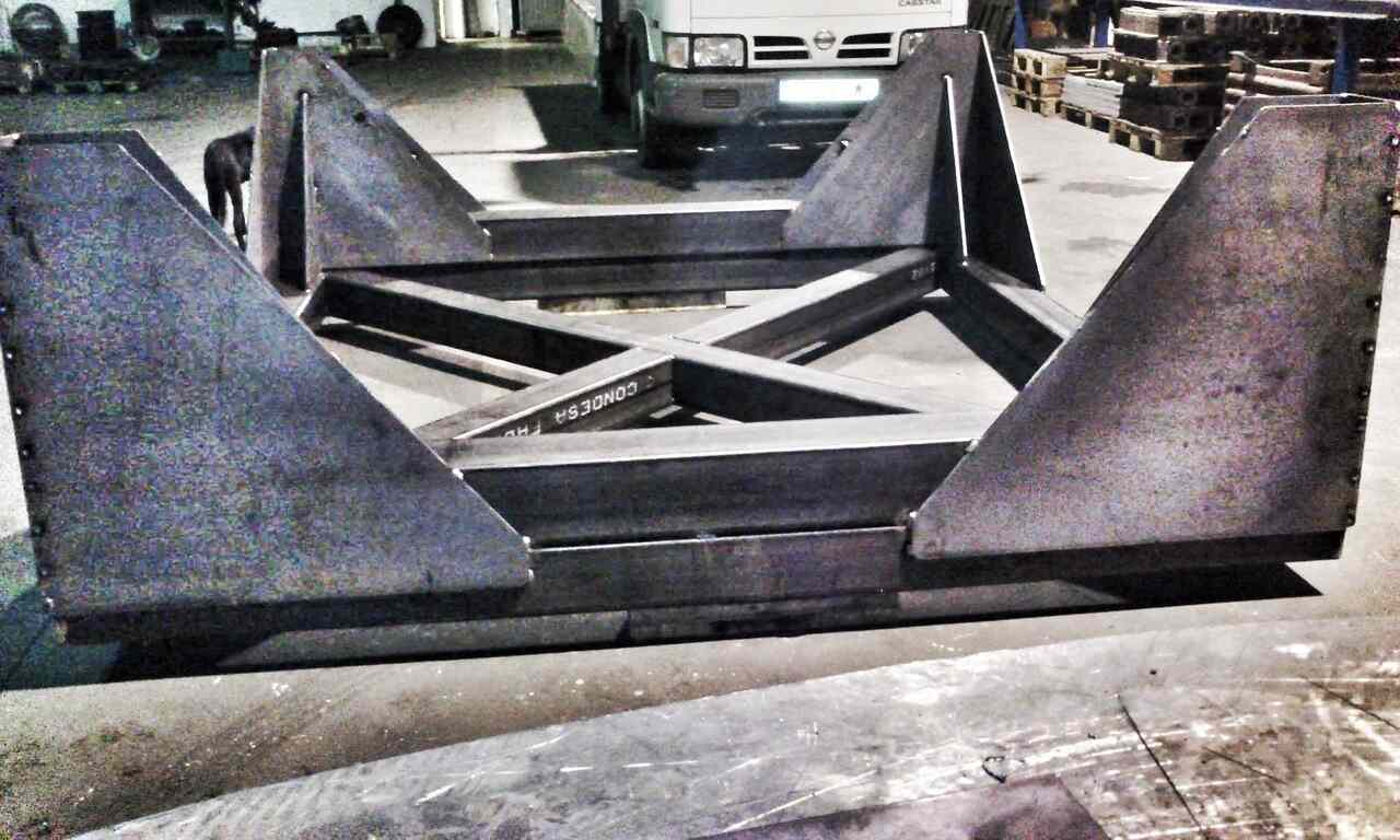 Empresa de soldadura en Vitoria especializada en calderería, acero inoxidable, aluminio y virador. Soluciones industriales en Álava, Vizcaya y La Rioja.
