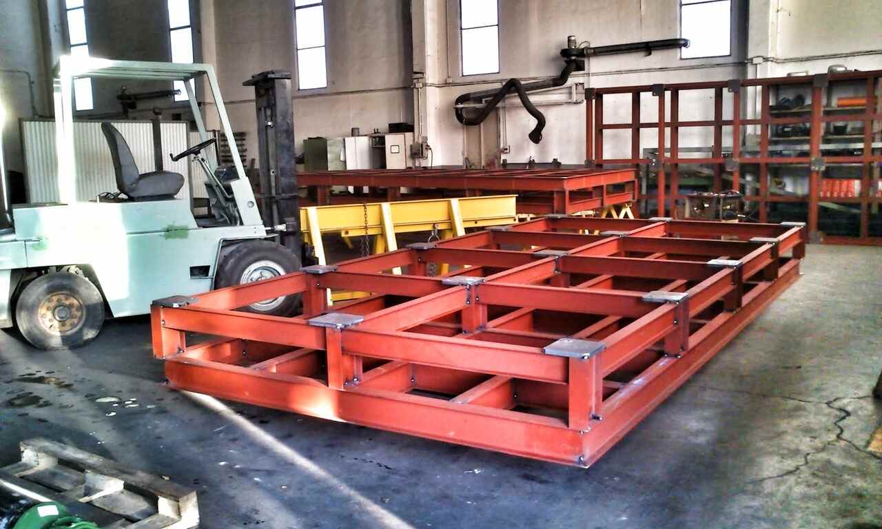 Empresa de soldadura en Vitoria especializada en calderería, acero inoxidable, aluminio y virador. Soluciones industriales en Álava, Vizcaya y La Rioja.